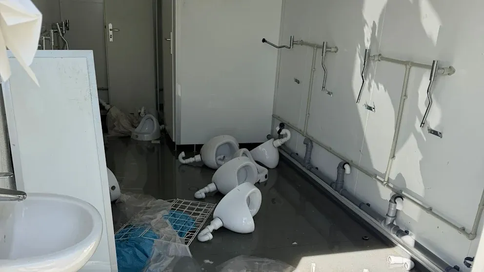 世界杯官方手机客户端-门兴极端球迷因厌恶红牛，直接把红牛主场的厕所彻底打砸坏